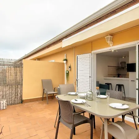 Atic Els Pins Apartment