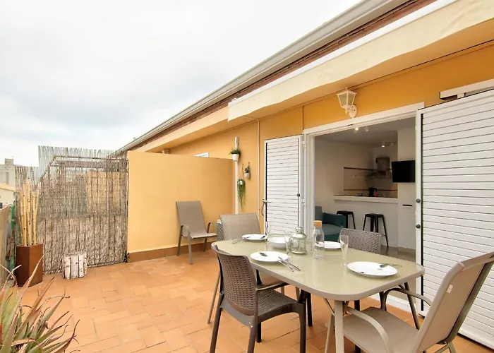 Atic Els Pins Apartment